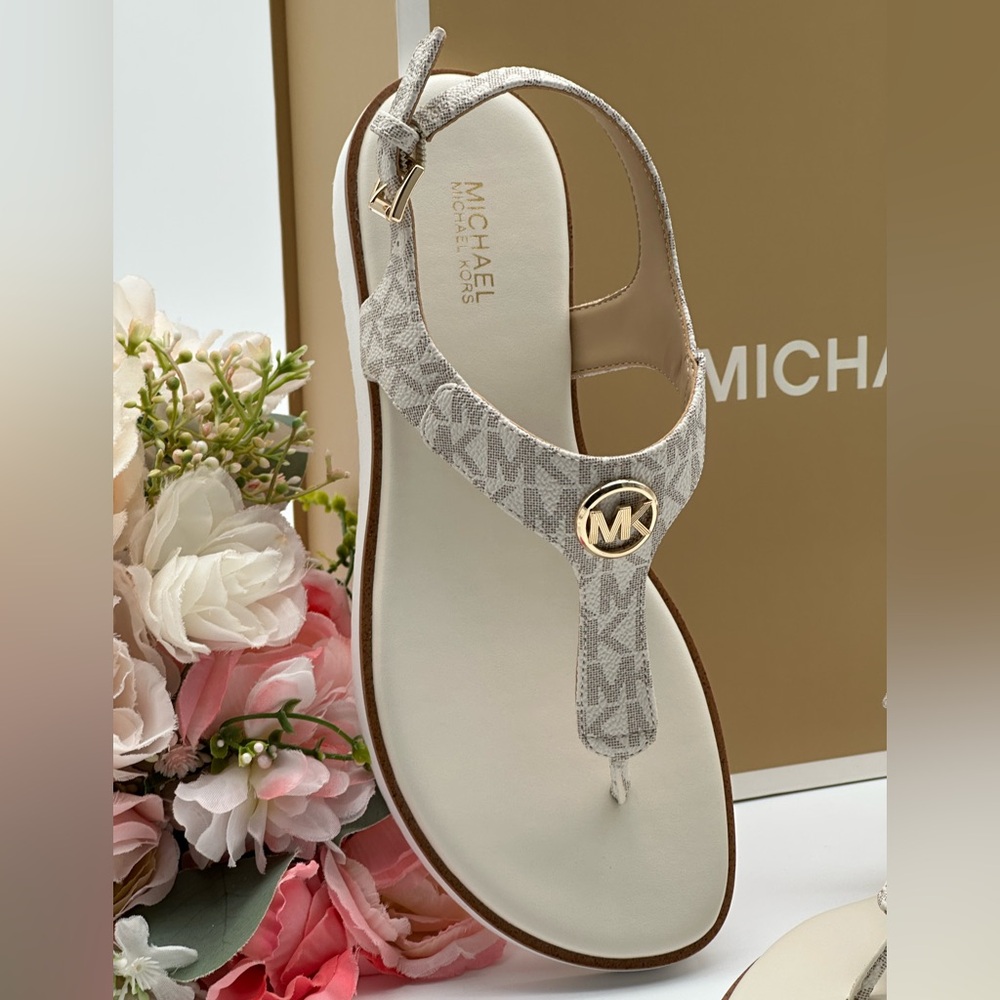 Michael Kors Vanilla Thong Sandals NIB - Picture 2 of 11